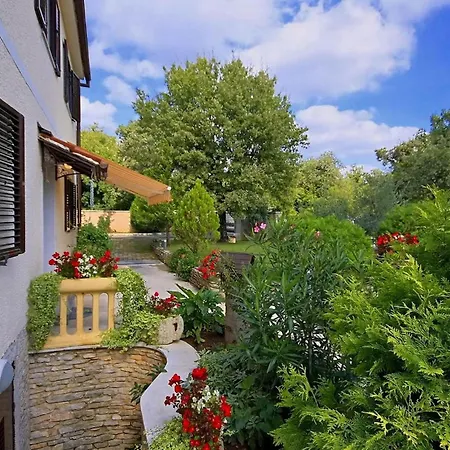 1 Bedroom Stunning In Sveti Lovrec Sveti Lovreč Pazenatički